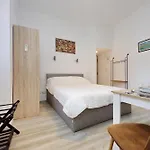 Suity I Cozy Barberini Lägenhet *
