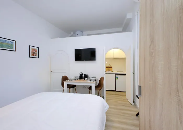 Suity I Cozy Barberini Apartment Rome